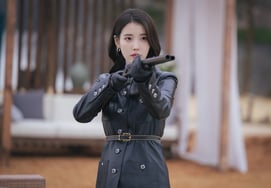 IU, Takes Aim at Noh Sang-hyun..A Cold Smile [21st Century Grand Duchess]