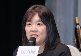 答える『ビギニング』のピョ・サンア演出 [★フォト]