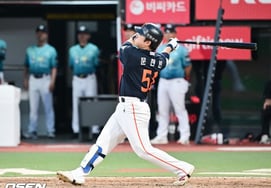 'Wow' Hanwha lại giành vị trí số 1 về home run. Nữa.Lại thêm một người nữa rồi! Moon Hyun Bin lội ngược dòng với tốc độ 125m trong 6 ngày [hiện trường Suwon]