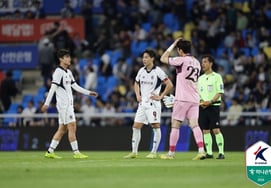 El Gwangju, último en la clasificación, se prepara para fichar un defensa central europeo... El entrenador Lee Jeong-gyu: "Nos prepararemos bien para la segunda parte" [Desde Incheon]