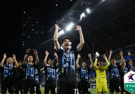 "Lee Chung Yong là một nhà lãnh đạo thầm lặng" → Thực sự bản thân khiêm tốn "không cần lời khuyên ở Incheon"" [hiện trường Incheon]
