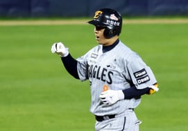 "感觉会很有趣，我会尽量多弹的。"" 卢时焕出道8年来首次1次出击！ 柳贤振出战挑战韩美共200胜的阵容 [水源现场]