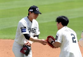 [De un vistazo] '¡Me gustaría que hubiera un jugador con el mismo nombre!' El bateador más popular de los Landers esta temporada, Park Sung-han, da inicio a la temporada con su homónimo Park Sung-han
