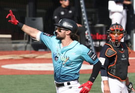[Photo] Hi-Liard's 'Grandiose Home Run'