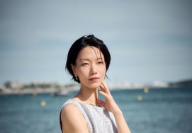 Kim Shin Rok: 'Vào Cannes'Thật tuyệt vời khi được xem phim cùng 2500 khán giả" [Kan ★ Phỏng vấn] ①