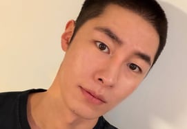 Lee Jae Wook tung ảnh tự sướng cạo đầuHôm nay (18/4) nhập ngũ