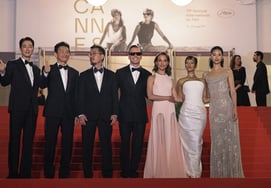 Na Hong-jin's 'Hope' Unveiled at Cannes Debut.. Seven-Minute Standing Ovation After 160-Minute Screening [Cannes★On the Scene]