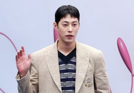 'La esposa de 'Mujer Maravilla', Lee Ha-nee, y su esposo Ko Wook, confiesan sus sentimientos tras el fallecimiento de su padre: "Me siento culpable y solo pienso en lo que hice mal"