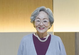 "丈夫奖"金英玉，悲伤中参加入殓仪式吊唁团成员 [综合]
