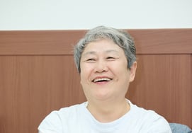 'Cùng sống với nhau đi'' Đầu bếp Shin Kye Sook: "Hwang Shin Hye nhìn như mỹ nhân máy tính vậy"Mặt tôi không cân xứng".