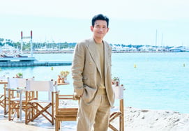 'Hope' Hwang Jung-min: "Jeong Ho-yeon is truly a fearless friend" [Cannes ★ Interview] ③