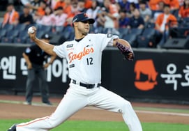 [Foto] Hanwha Hernández despliega su gran actuación