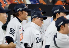 [フォト] 'もっと集中しよう' ダル監督