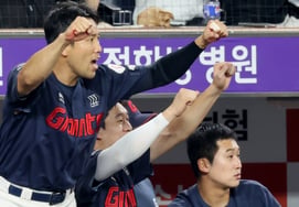 [Một lần thôi] Cheerleader khổng lồ hôm nay là Jun Woo Hyung!'