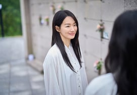 Shin Min Ah quay trở lại màn ảnh nhỏ sau khi kết hônThử thách 1 người 2 vai trong phim 'The Eye' [chính thức]