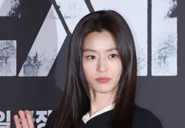 'COLONY' Jeon Ji-hyun: "I wondered if I could do action well... I acted with restraint during filming"