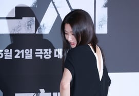 全智贤"摆出可爱的姿势" [★照片]