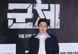 Koo Kyo-hwan's 'Unique Fashion Sense' [★Photo]