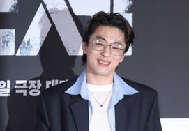 'COLONY' Actor Gu Gye-hun: "The Infected Are Our Children; Acting Together Was a Supportive Experience"