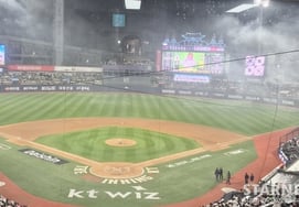 'El incendio cerca del estadio de béisbol evitó un gran accidente': bomberos invitados como lanzador y bateador de ceremonia