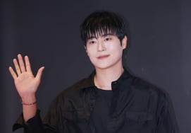 Cha Seo Won 'Bàn tay thư thái' [★Ảnh]