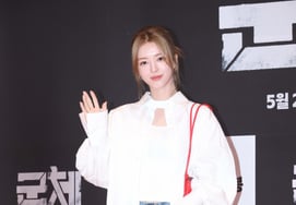 La «saludo de manos adorable» de No Jeong [★FOTO]