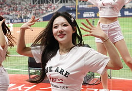[Chụp ảnh] Kang Soo Kyung 'Bùng cháy nào pháo hoa'