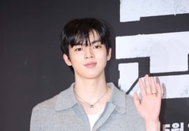Cha Jun-hwan: «Vine a ver la película Colonia» [★Fotos]