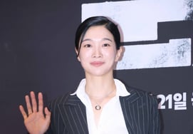 Jung Yun-ha 'Charming Smile' [★Photo]