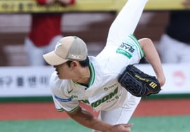[フォト] チョ・ヨンゴン「守れば逆転だ」'