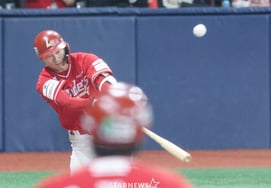[相片儿] 安相炫击出3支安打，"这种程度是击球机器"