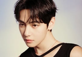V (BTS) nhận được giải thưởng 'Sản phẩm K-Beauty yêu thích'