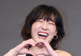 イ・ウンジの「パンがはじけるハート」 [★フォト]