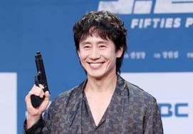 《50专业》申河均与《极限职业》吴政世再次相遇，"每次见面都展现出新的面貌，令人感叹"