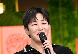 DinDin, another refreshing remark: "Participants in 'Love in the Air 2' have different purposes... 'Sister, You're a Woman to Me 2' is all about love"