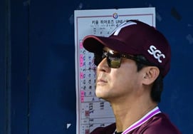 Kiwoom Heroes, with a five-game winning streak, surpasses Lotte to secure 8th place: "The passionate support of our fans was the driving force" — Manager Seol Jong-jin expresses deep emotion