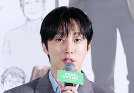 ジニョン、'ショタさんの最後の出張'でご挨拶いたします [★フォト]
