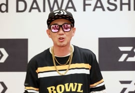 罰金刑を受けてもライブ放送..イ・ハヌル、'虚偽事実の流布'裁判へ [総合]
