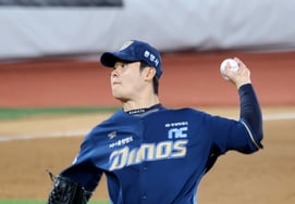 [Photo] 'Kim Young-gyu who took responsibility in the bottom of the 6th'