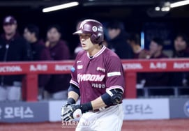 '3安打イ・ヒョンジョン-決勝打キム・ゴンヒ除外' 6連勝挑戦キウムのラインアップ公開！ ML 50本塁打の新外国人登録のタイミングも決まった [ジャムシル現場]