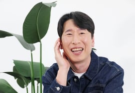 Yang Sang-guk, who received advice from Yoo Jae-suk, resolved the 'rude behavior controversy' and joined 'Newsroom' → Reappears on 'Full House Sitters' [Comprehensive]