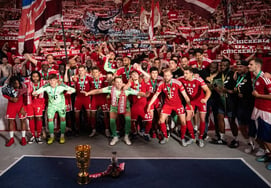 'Finally,' Kim Min-jae achieves it, a career-first 'double' triumph... Bayern Munich wins DFB Pokal with 'Kane hat-trick'