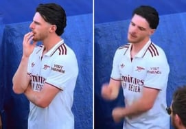"Con la copa de campeón en mano, el corazón se derrumbó": Rice suspira solo durante la fiesta del Arsenal, ¿por qué... "Afligido por la noticia del descenso del West Ham"