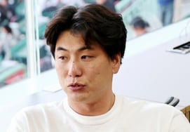 7連敗のSSGのために『リハビリ』 キム·グァンヒョンも休養日を返上し、応援車で訪問→イ·スンヨン「方法を総動員してみなければなりません」"