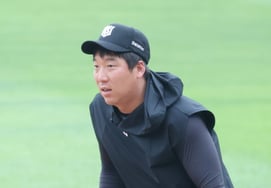 [Foto] Kim Hyun-soo: «Hyeon-min, vuelve pronto»