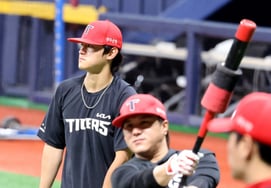 [Photo] 'Preparing for batting' Kim Do-young