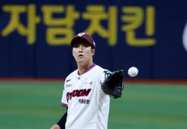 [Foto] 'Primer hit permitido a Kim Do-young' por An Woo-jin