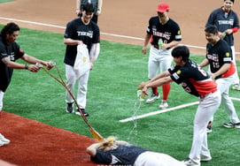 [Photo] Kim Beom-soo, look at his control!
