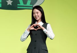 Ji Yeeun thổ lộ tình cảm với fan sau khi bị ung thư tuyến giápThật là may mắn". [Star Issue]