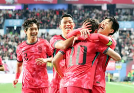 The success of Hong Myung-bo's World Cup team and the right of students to play for one hour a day [★World Cup Biz by Kim Kwang-guk ①]